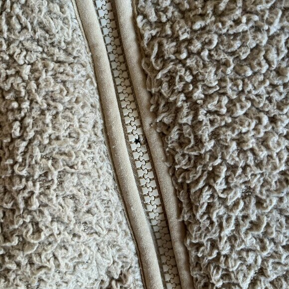Patagonia cozy tan fleece vest S 7-8 - Picture 7 of 11